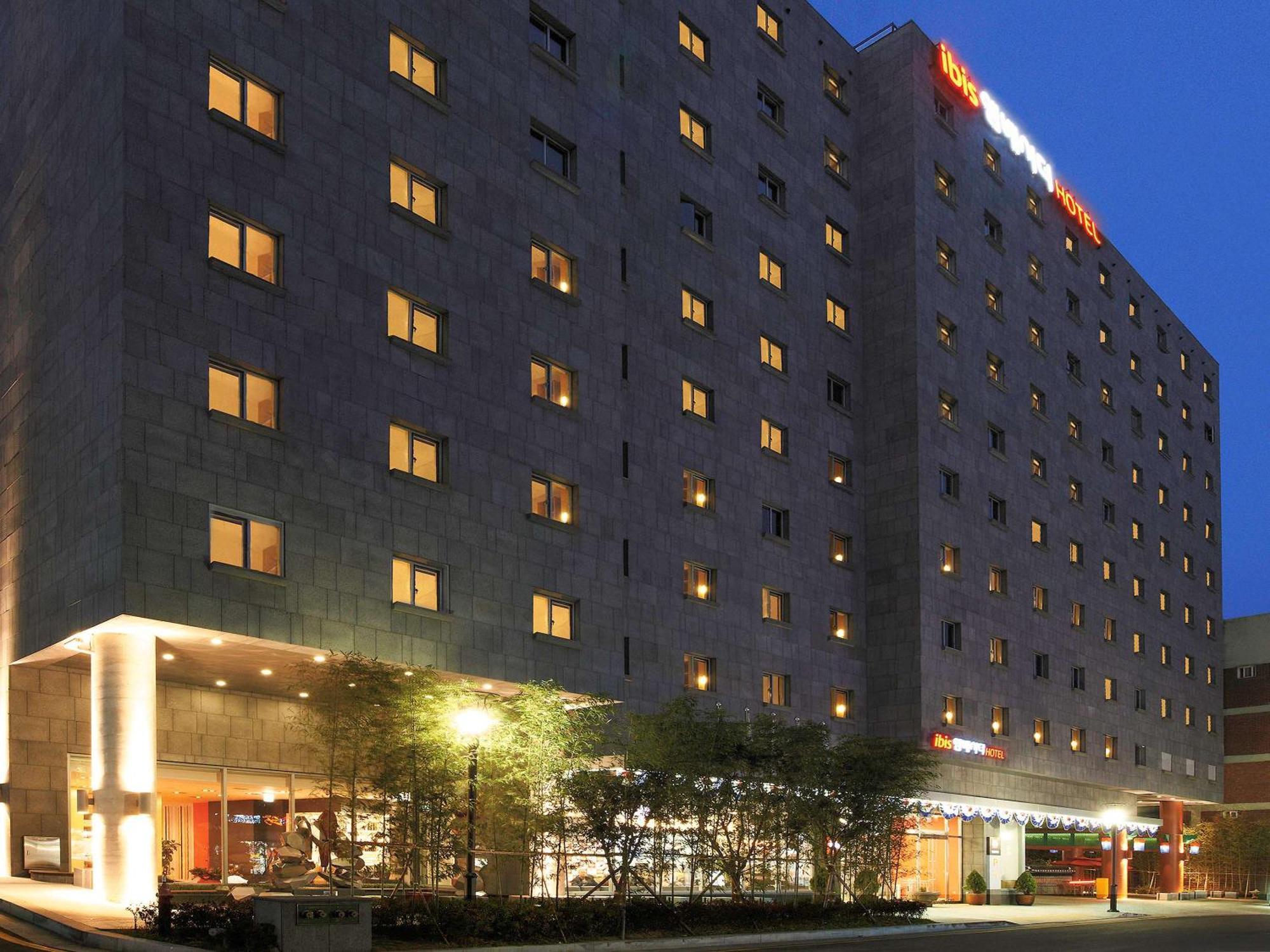 Отель Ibis Ambassador Seoul Insadong-Newly Renovated In 2025 Экстерьер фото